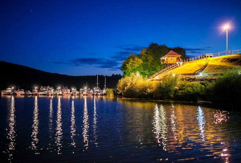 Hotel Yacht Club Mayak Dnistrivka Værelse billede