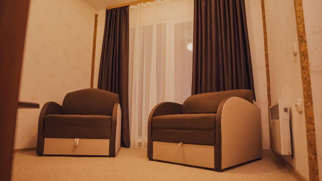 Hotel Yacht Club Mayak Dnistrivka Eksteriør billede